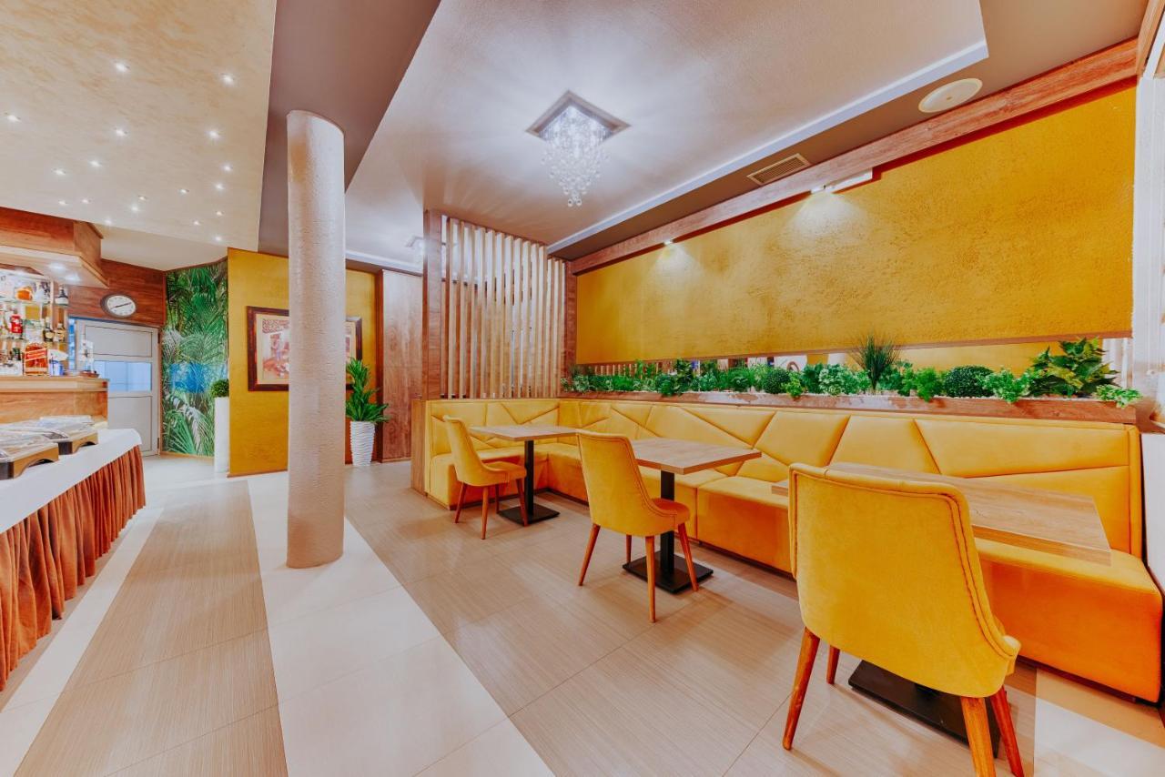 Hotel Lion ウルツィニ エクステリア 写真