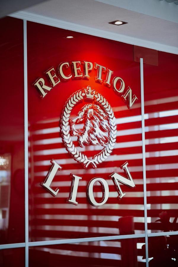 Hotel Lion ウルツィニ エクステリア 写真