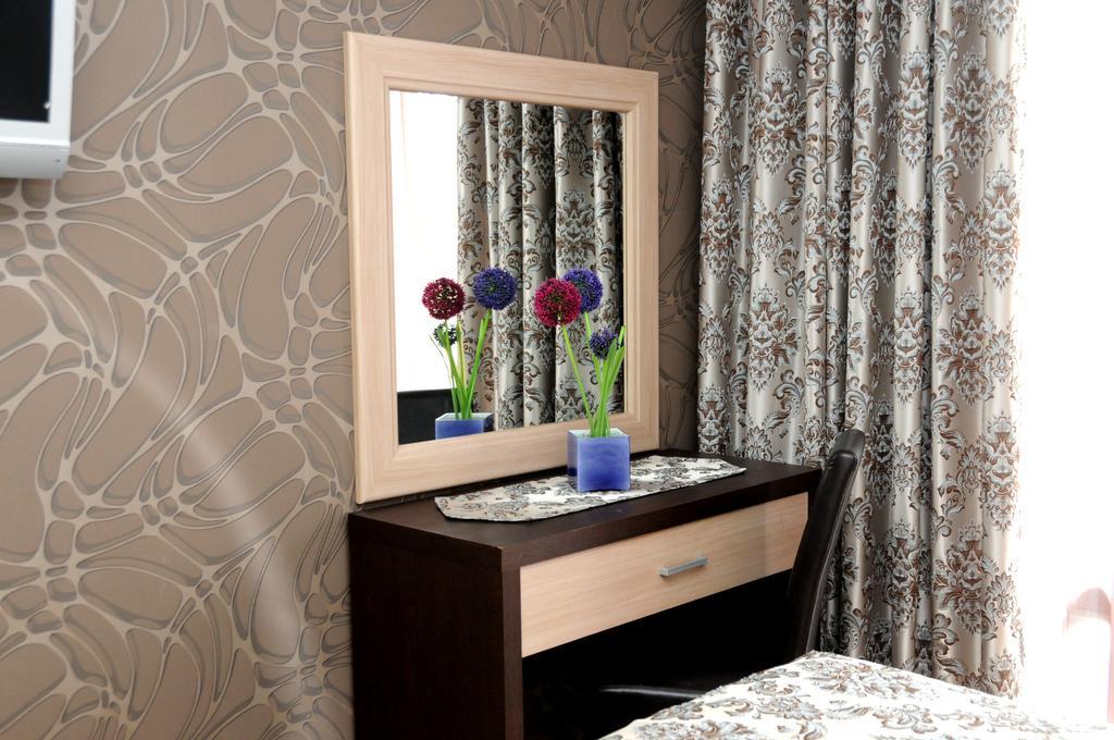 Hotel Lion ウルツィニ エクステリア 写真